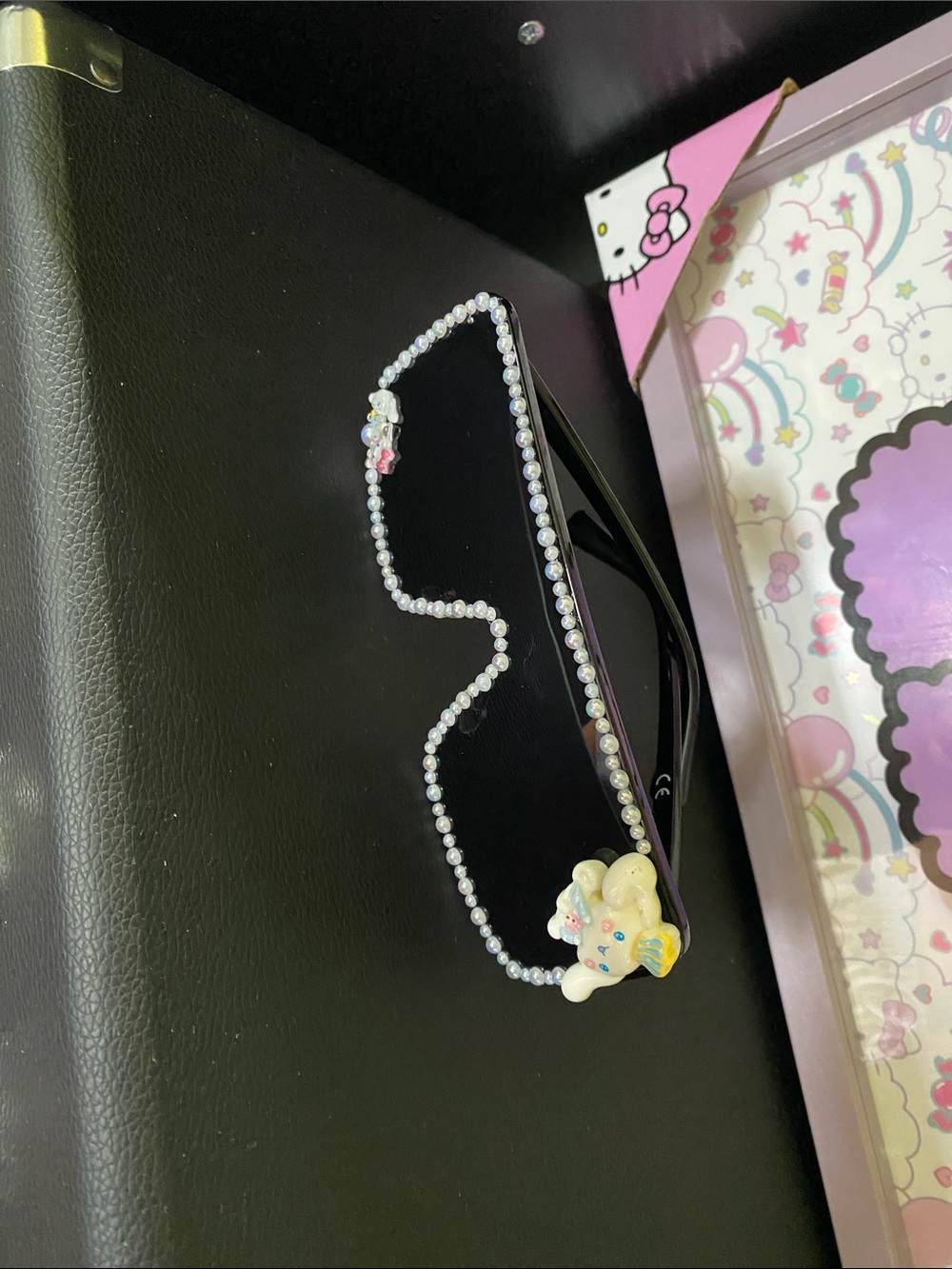 NWOT Kawaii Pearl-Trim Shield Sunglasses in Black - Picture 2 of 2